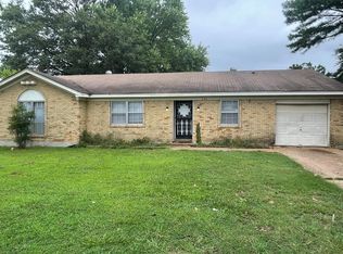 6102 Raintree Dr, Memphis, TN 38115