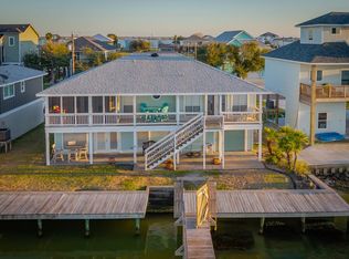 202 Ridge Harbor Dr, Rockport, TX 78382