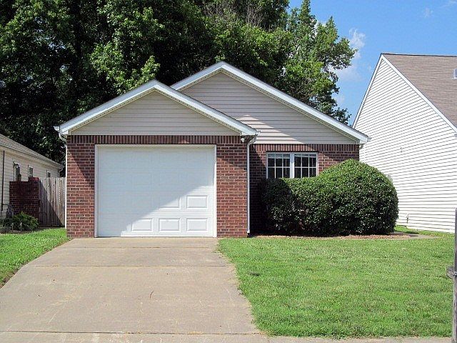 1st image of 408 Chantilly Dr