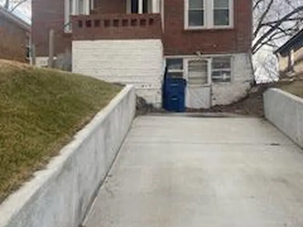 1269 N Florissant Rd, Saint Louis, MO 63135