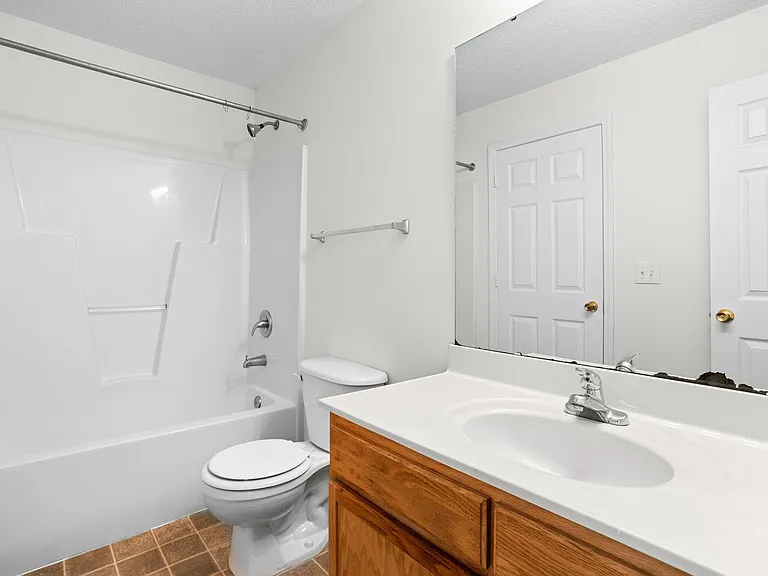 Greenhaven Trace Apartments — Photo 18