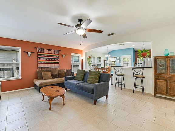 3rd image of 536 Dragon Ridge Rd