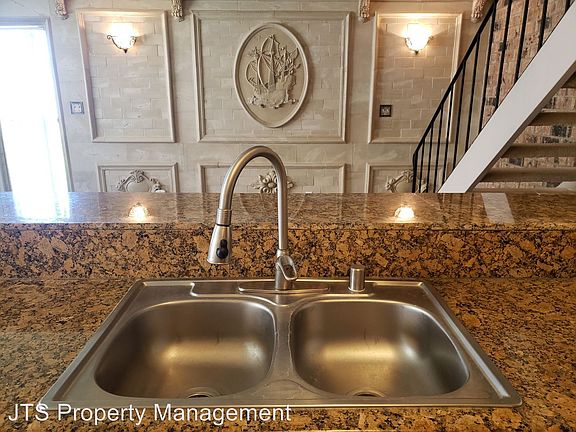 3rd image of 4609 Greenholme Dr APT 2