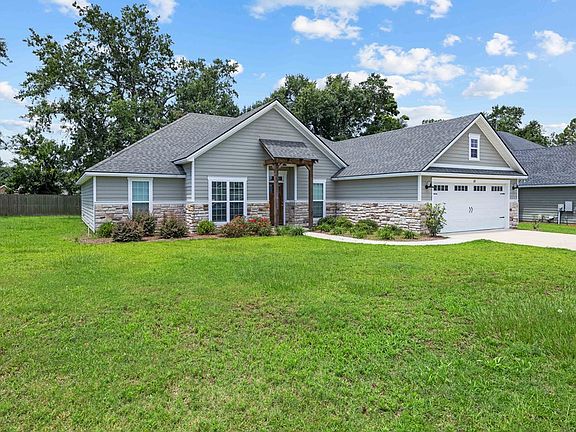 3rd image of 120 Audrey Ln