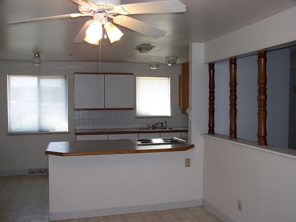 2nd image of 6035 Miller St