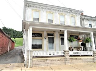 48 W Main St, Adamstown, PA 19501