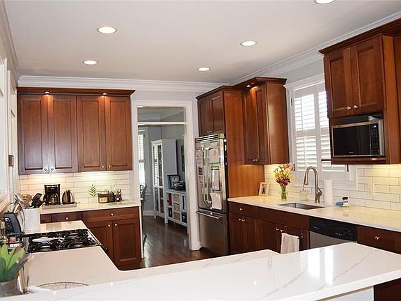2nd image of 11 Lake Haven Dr
