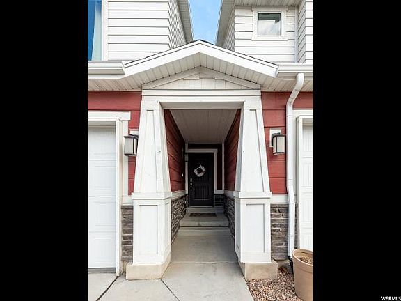 3rd image of 574 S Silvermoon Ln
