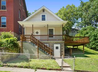 667 W 3rd St, Dubuque, IA 52001