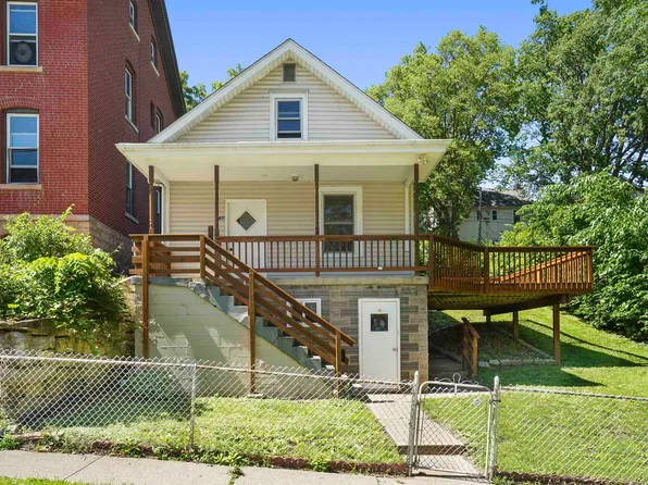 667 W 3rd St, Dubuque, IA 52001