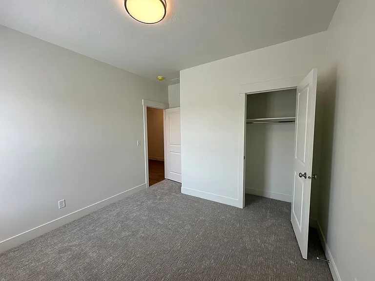 604 S 2355 W — Photo 11
