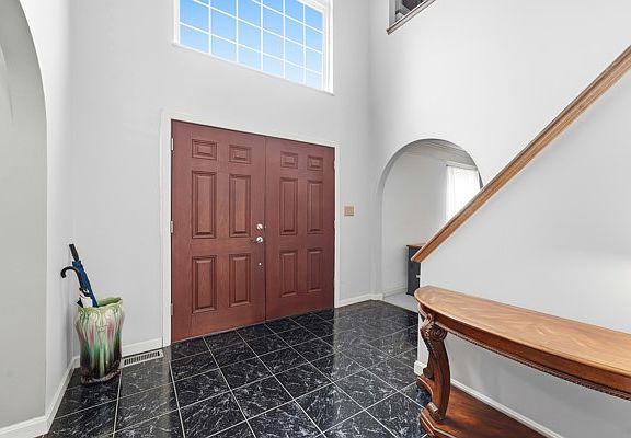 4th image of 3602 Windsor Ct