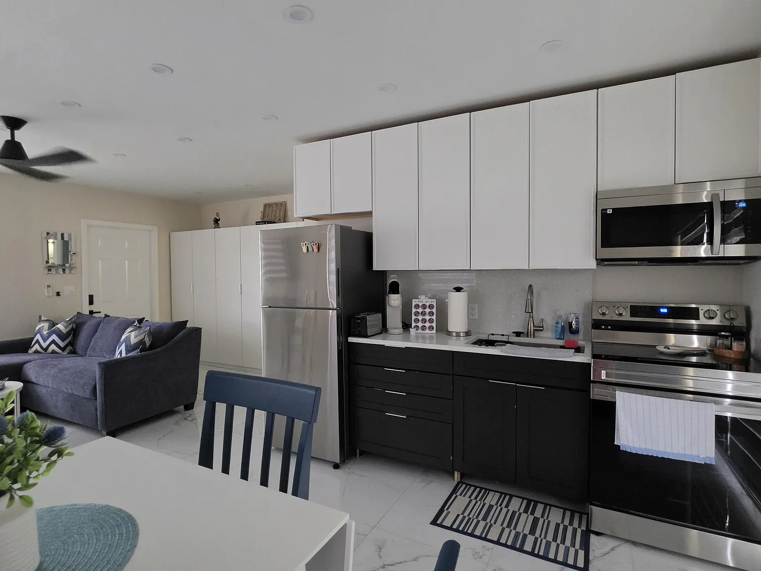 Studio, 1.0 bath, 400 sqft, $2,700 — Photo 3