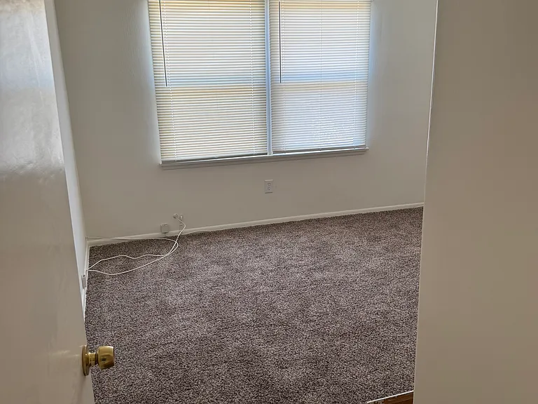 848 Centinela Ave #2 — Photo 11