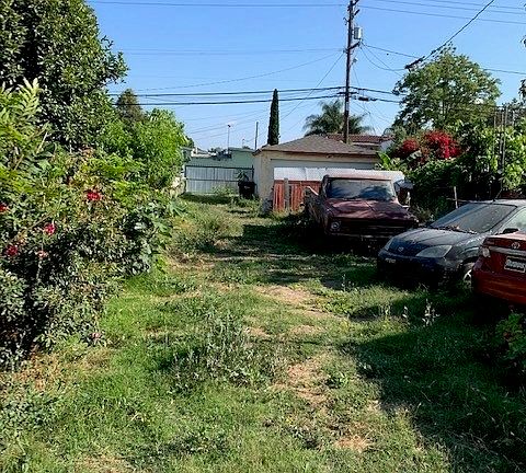 5th image of 5822 Gage Ave