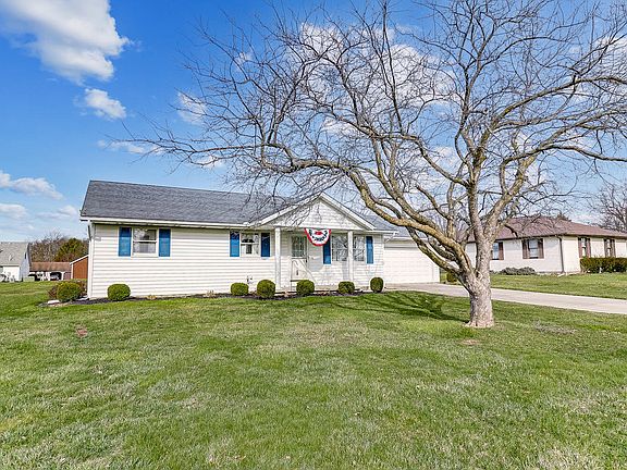 3rd image of 362 Eastview Dr