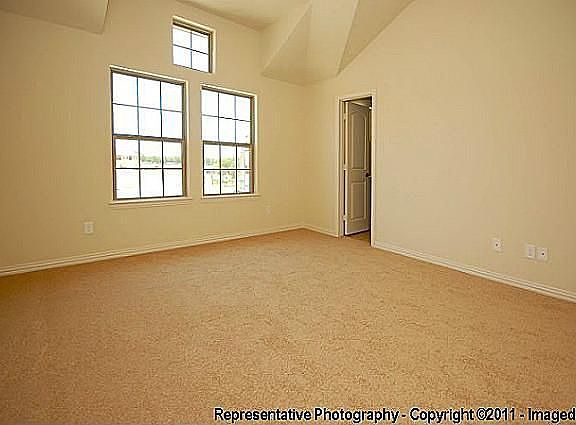 5th image of 453 Metropolitan Dr