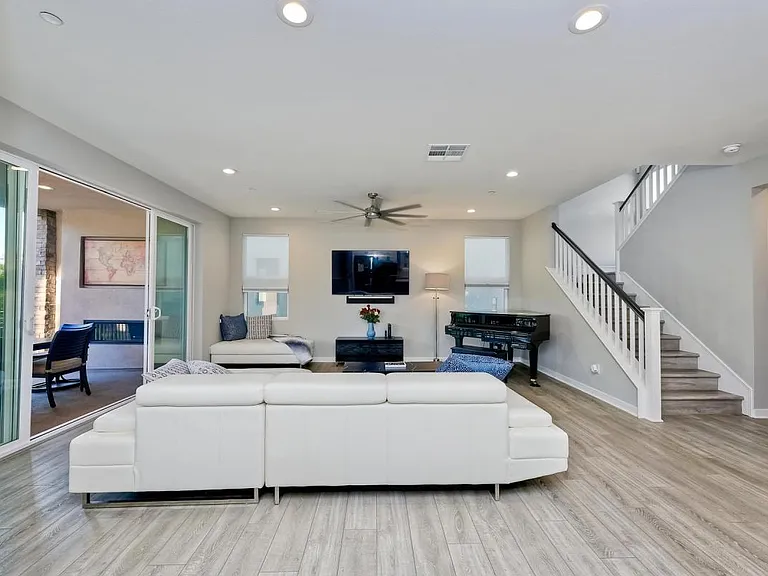 16242 Camden Cir — Photo 6