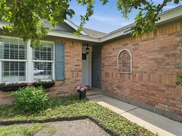 1103 Sacramento Dr, Portland, TX 78374