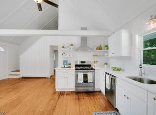 231 Alturas Rd, Highland Lakes, NJ 07422