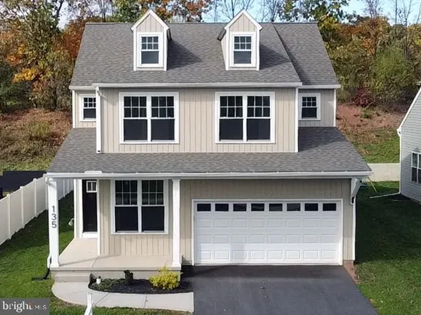 135 Eli Dr, York, PA 17404