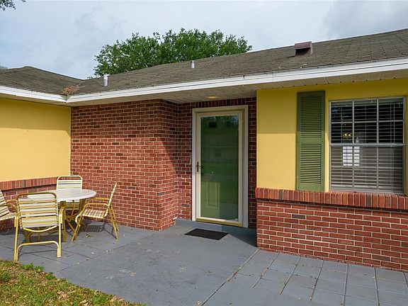 3rd image of 15 Sandalwood Dr
