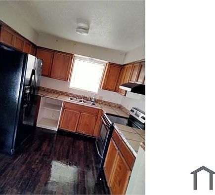 3rd image of 3625 Crestbrook Ct #1