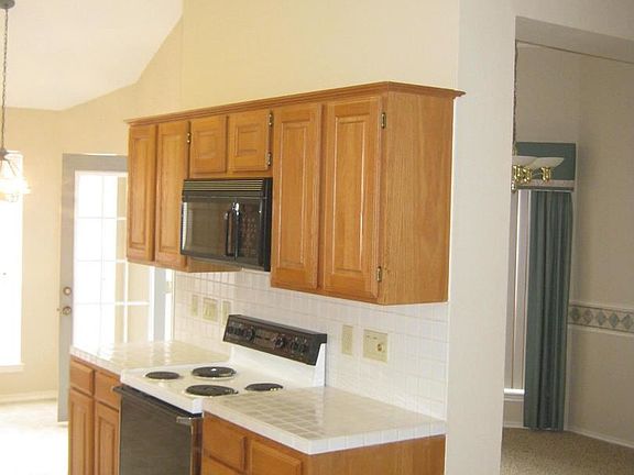 5th image of 1119 Saxonhill Dr