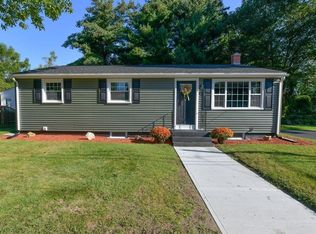 33 Fyffe Ave, Cranston, RI 02920