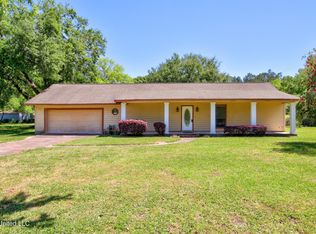 13204 Three Oaks Dr, Moss Point, MS 39562
