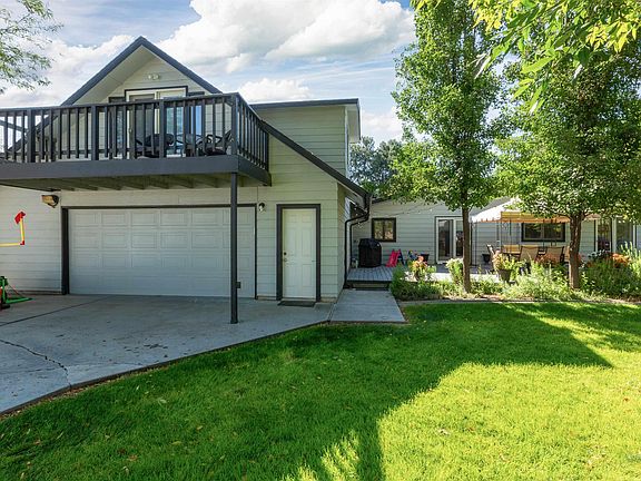 4th image of 150 E Hubbard Rd