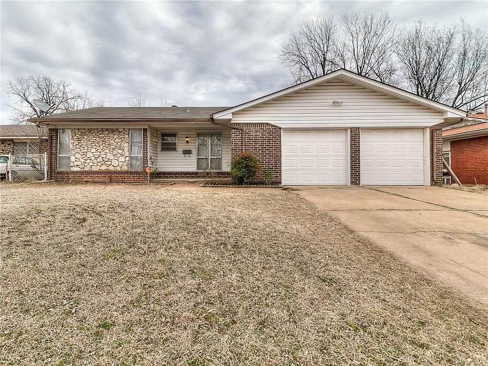 1st image of 210 Bellaire Dr