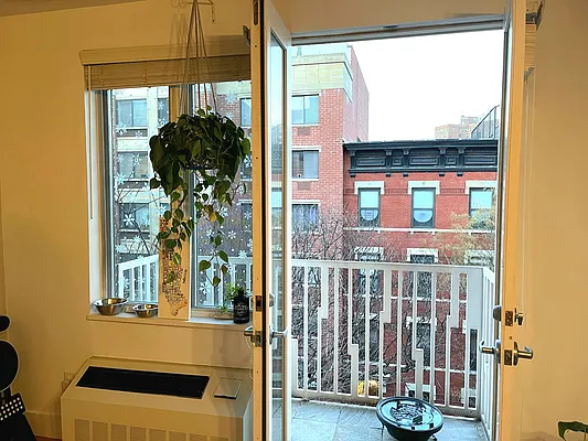 Rented by R New York | media 11