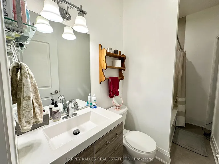 543 Palmerston Blvd #2 — Photo 11