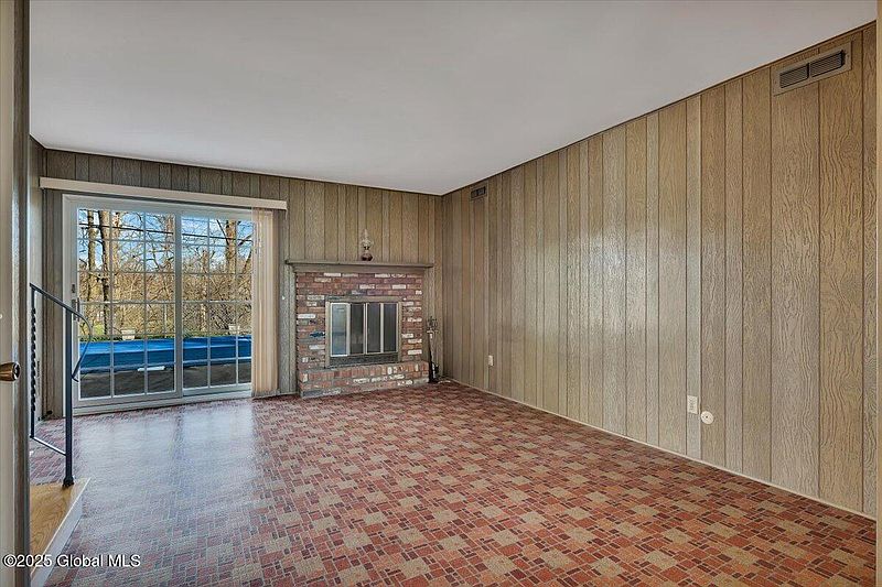 4th image of 778 Westmoreland Drive