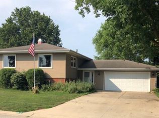 42 Birch Ln, Williamsville, IL
