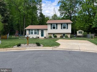 18900 Red Oak Ln, Triangle, VA 22172