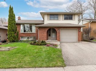102 Ripley Cres, Kitchener, ON N2N 1V4