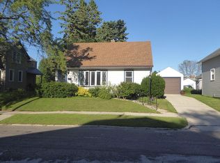 1129 S 12th St, Manitowoc, WI 54220