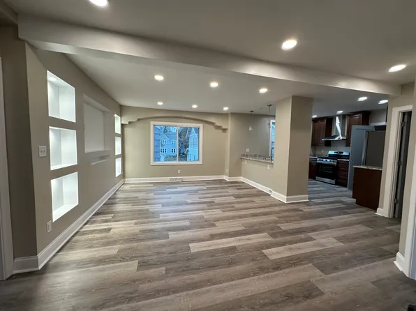 3147 S Illinois Ave, Milwaukee, WI 53207
