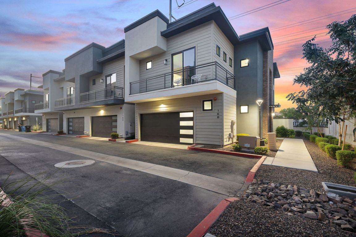 next background image