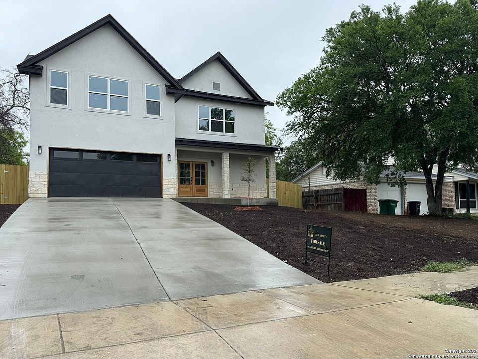 1st image of 811 BOOTH DR