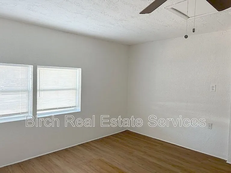 4813 Elmwood St — Photo 13
