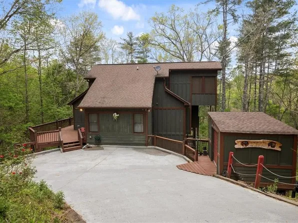 490 Finale St, Talking Rock, GA 30175