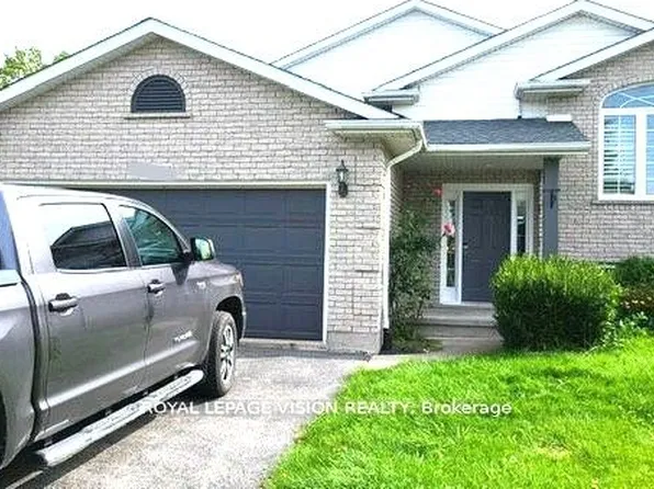 8001 Woodsview Cres, Niagara Falls, ON L2H 3E9
