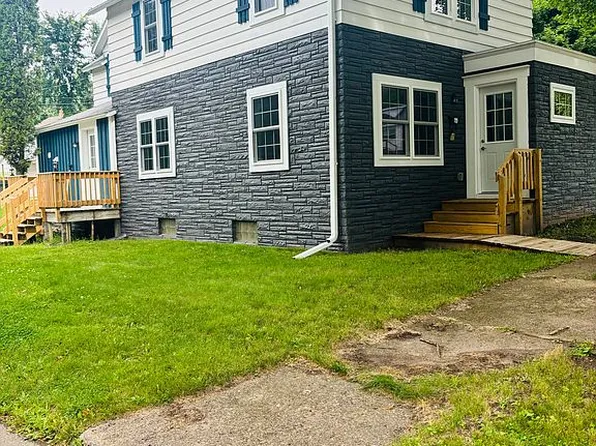 500 E B St, Iron Mountain, MI 49801