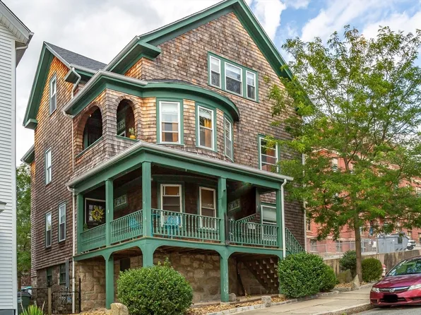 256 Maple St, Fall River, MA 02720
