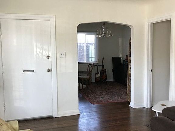 5th image of 430 Alamitos Ave