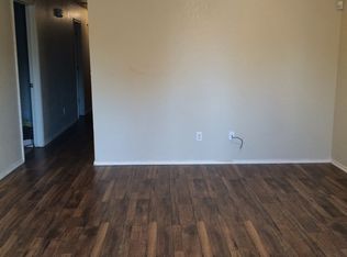 1443 E Robert St, Fort Worth, TX 76104