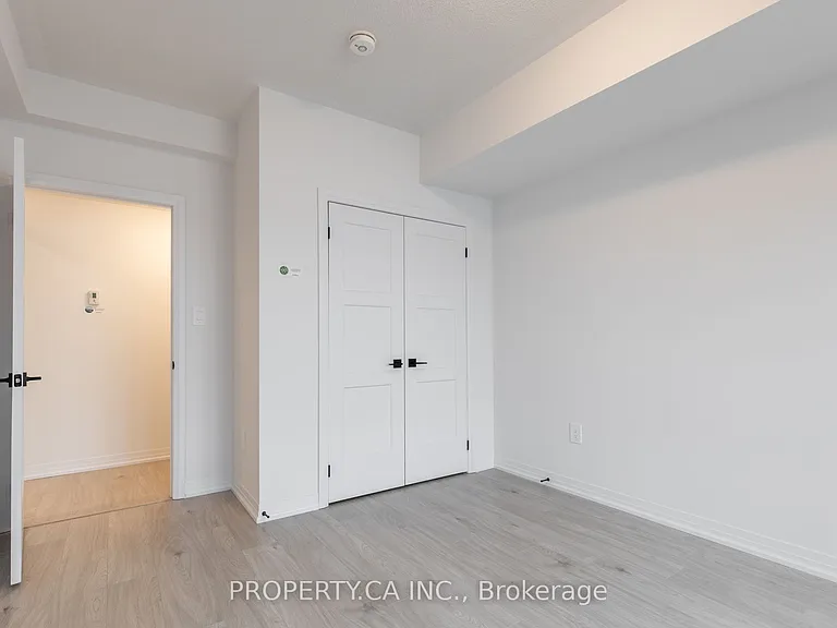 15 Kneeshaw Dr #205 — Photo 15